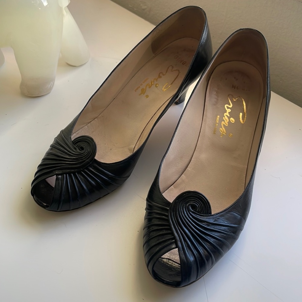 Vintage Black Leather Swirl Heels